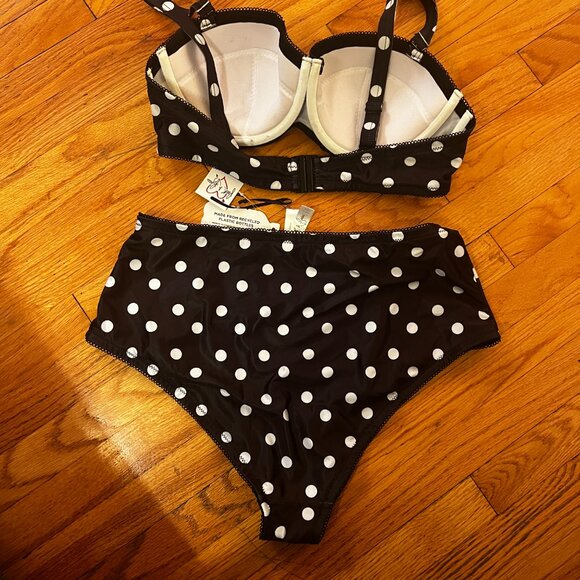 Elegant Black and White Polka Dot Bikini Top - Picture 4 of 8